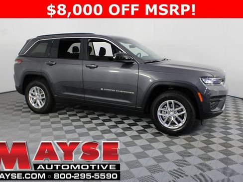 New 2026 Jeep Grand Cherokee Laredo AWD/4WD image 1
