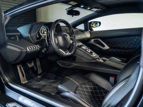Used 2015 Lamborghini Aventador LP 700-4 image 22