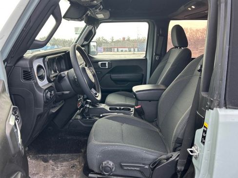 Used 2024 Jeep Wrangler Willys image 6