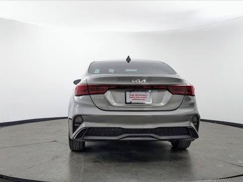 Used 2023 Kia Forte LXS FWD image 7