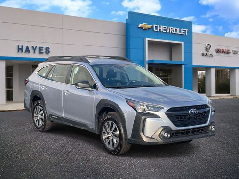 Used 2025 Subaru Outback AWD/4WD image 1