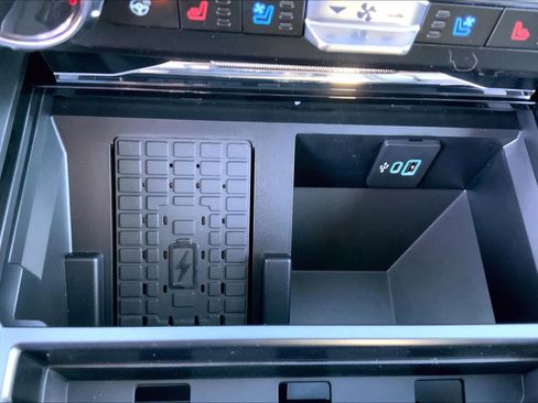 New 2026 Ford F250 Lariat w/ Black Appearance Package image 19