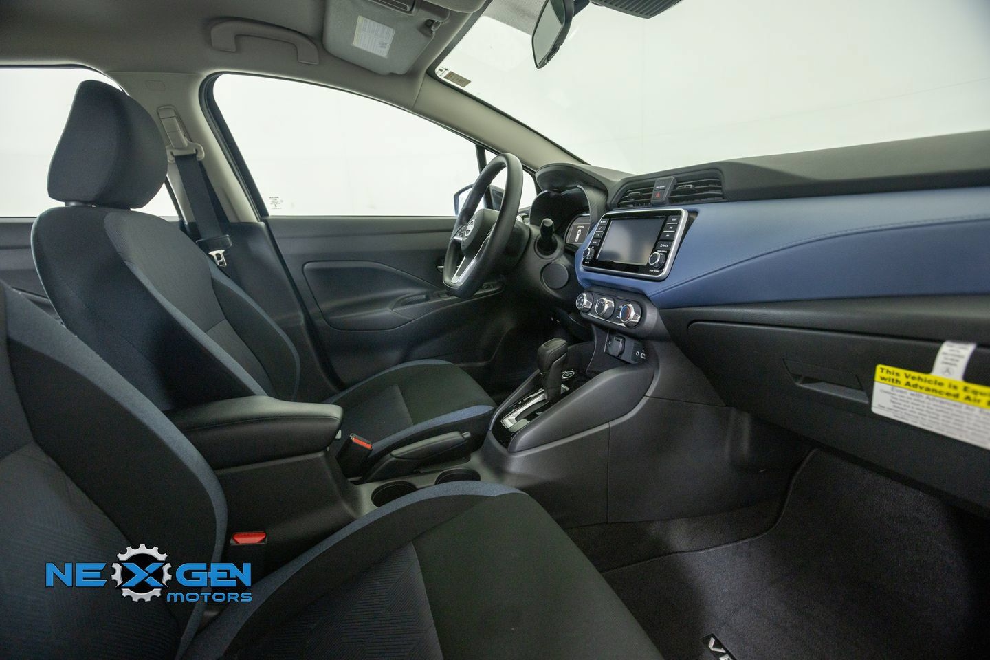 Used 2025 Nissan Versa SV w/ Trunk Package FWD image 7