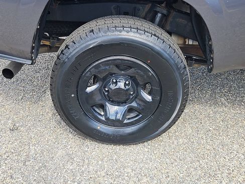 Used 2022 Toyota Tacoma SR AWD/4WD image 9