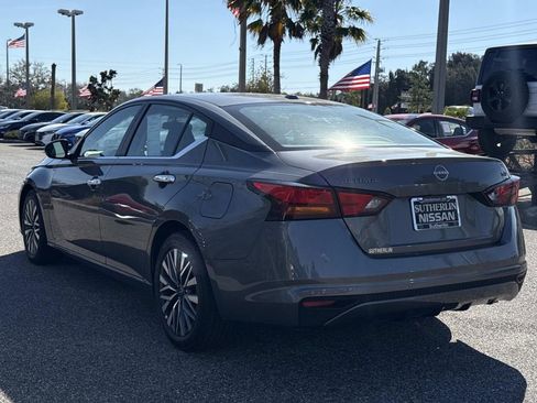 Certified 2024 Nissan Altima 2.5 SV image 6