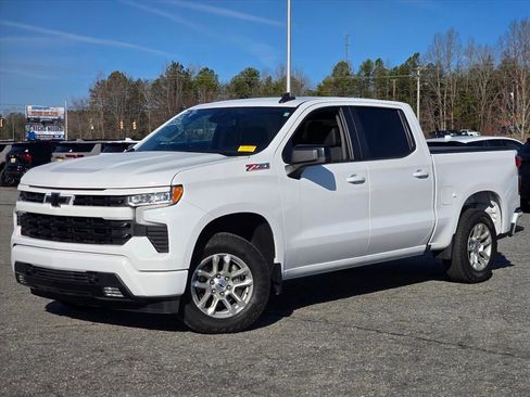 Used 2023 Chevrolet Silverado 1500 RST w/ Convenience Package II image 2