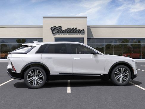 New 2025 Cadillac Lyriq Luxury image 19