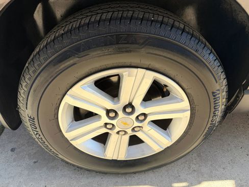 Used 2014 Chevrolet Traverse LT image 43