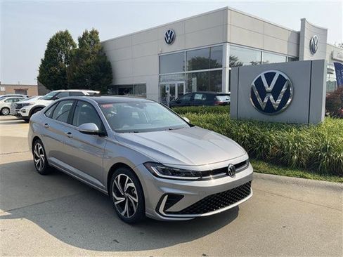 New 2025 Volkswagen Jetta SEL image 1