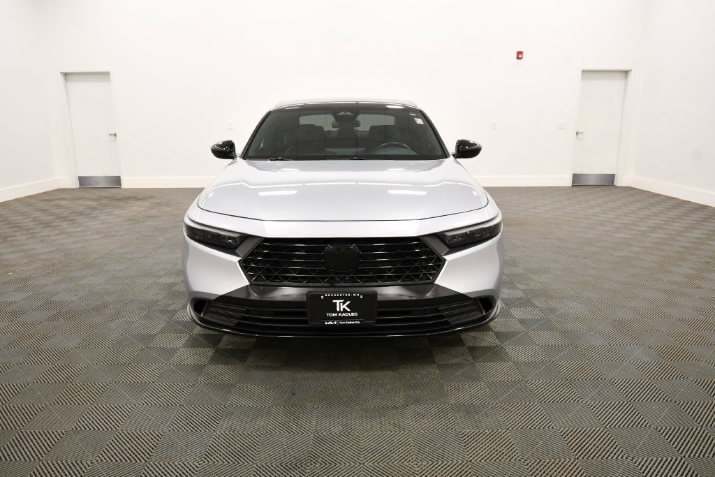 Used 2025 Honda Accord Sport image 11