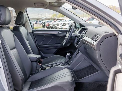 Used 2024 Volkswagen Tiguan SE AWD/4WD image 7