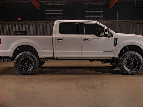 Used 2019 Ford F250 Platinum w/ Platinum Ultimate Package AWD/4WD image 11