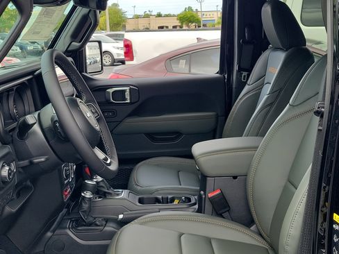 New 2026 Jeep Gladiator Mojave AWD/4WD image 18