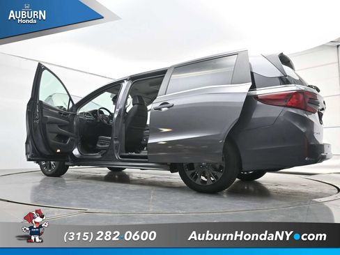 New 2026 Honda Odyssey Touring image 36