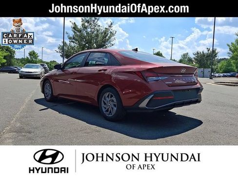 Certified 2024 Hyundai Elantra SEL FWD image 23