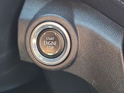 Used 2023 Chevrolet TrailBlazer LT FWD image 16