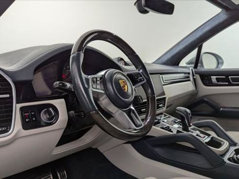 Used 2021 Porsche Cayenne GTS w/ Premium Package Plus AWD/4WD image 18