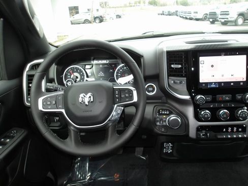 New 2026 RAM 1500 4x4 Crew Cab image 11