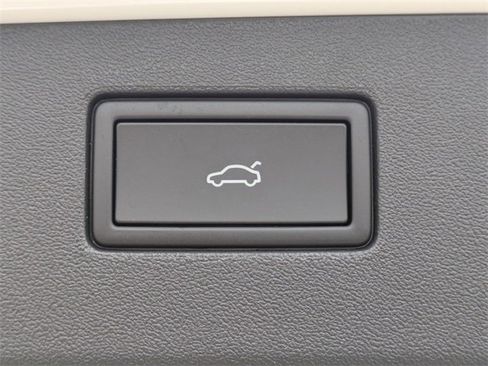 New 2026 Volkswagen Tiguan SE R-Line image 14