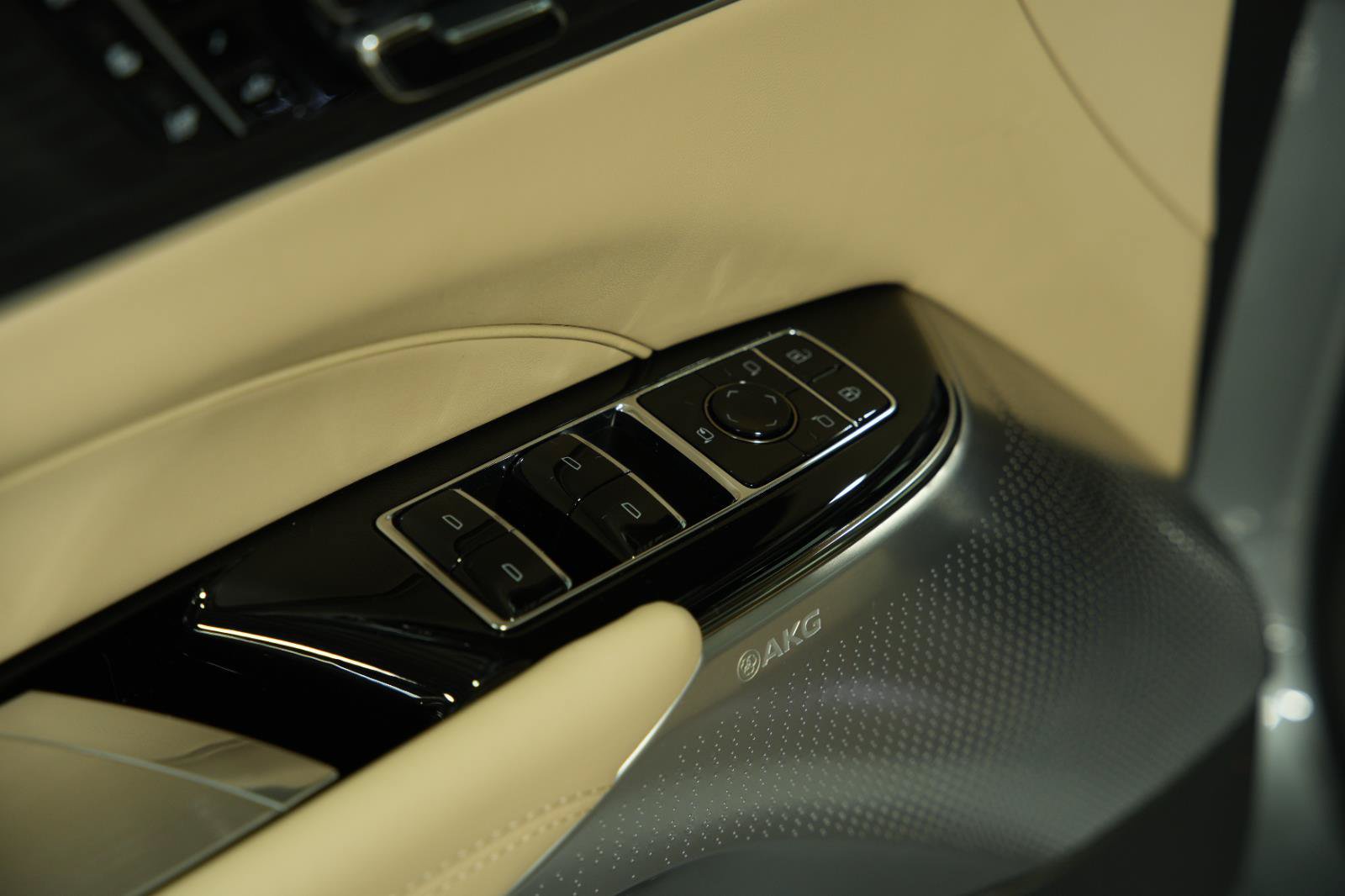 Used 2026 Cadillac Lyriq Signature Luxury w/ Nappa Leather Package AWD/4WD image 26