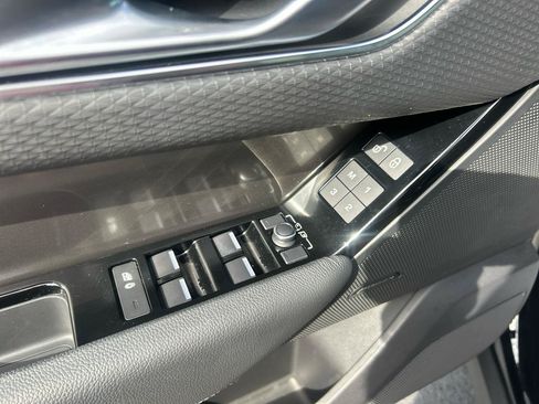 Used 2019 Land Rover Range Rover Velar S AWD/4WD image 14