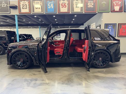 Used 2026 Rolls-Royce Cullinan image 1