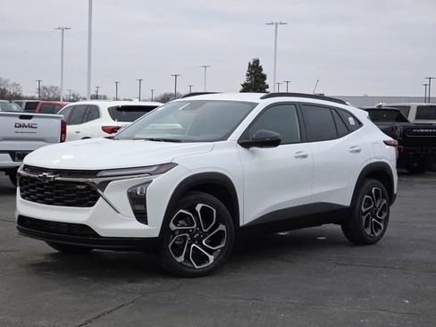 New 2026 Chevrolet Trax RS w/ Driver Confidence Package image 2