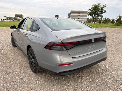 Used 2025 Honda Accord SE image 9