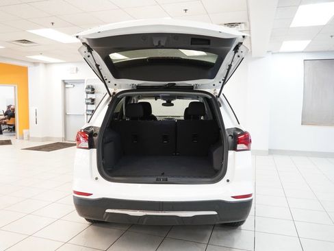 Used 2023 Chevrolet Equinox LT FWD image 9