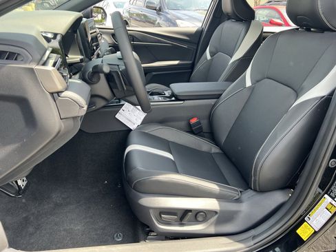 New 2026 Toyota Camry SE AWD/4WD image 8