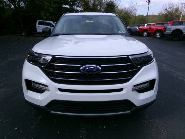 Used 2021 Ford Explorer XLT w/ Equipment Group 202A AWD/4WD image 3
