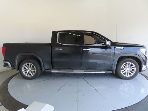 Used 2019 GMC Sierra 1500 SLT image 2