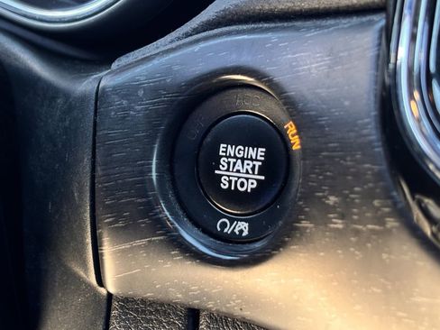 Used 2019 Jeep Grand Cherokee Altitude RWD image 20