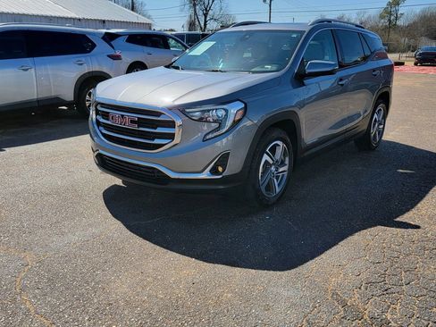 Used 2021 GMC Terrain SLT FWD image 2