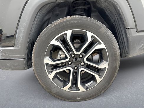 Used 2024 Jeep Compass Limited image 25