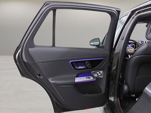 Used 2025 Mercedes-Benz GLC 300 GLC 300 image 26