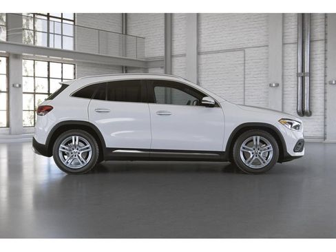 Used 2023 Mercedes-Benz GLA 250 4MATIC image 2