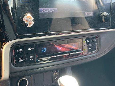 Used 2019 Toyota Corolla LE image 7