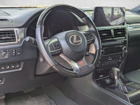 Used 2023 Lexus GX 460 Premium w/ Premium Package image 3