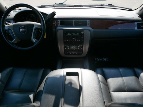 Used 2014 GMC Yukon XL SLT image 16