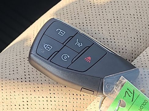 New 2026 Chevrolet Equinox ACTIV w/ Convenience Package III FWD image 24