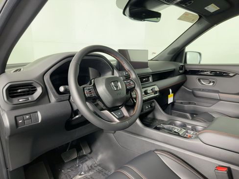 New 2026 Honda Pilot TrailSport image 3