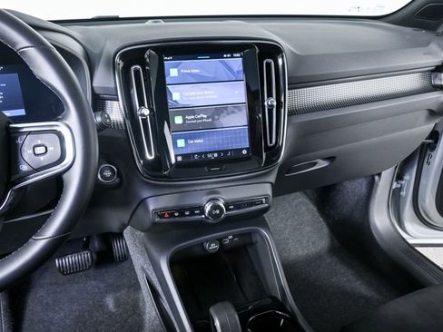 Certified 2025 Volvo XC40 B5 Plus image 14