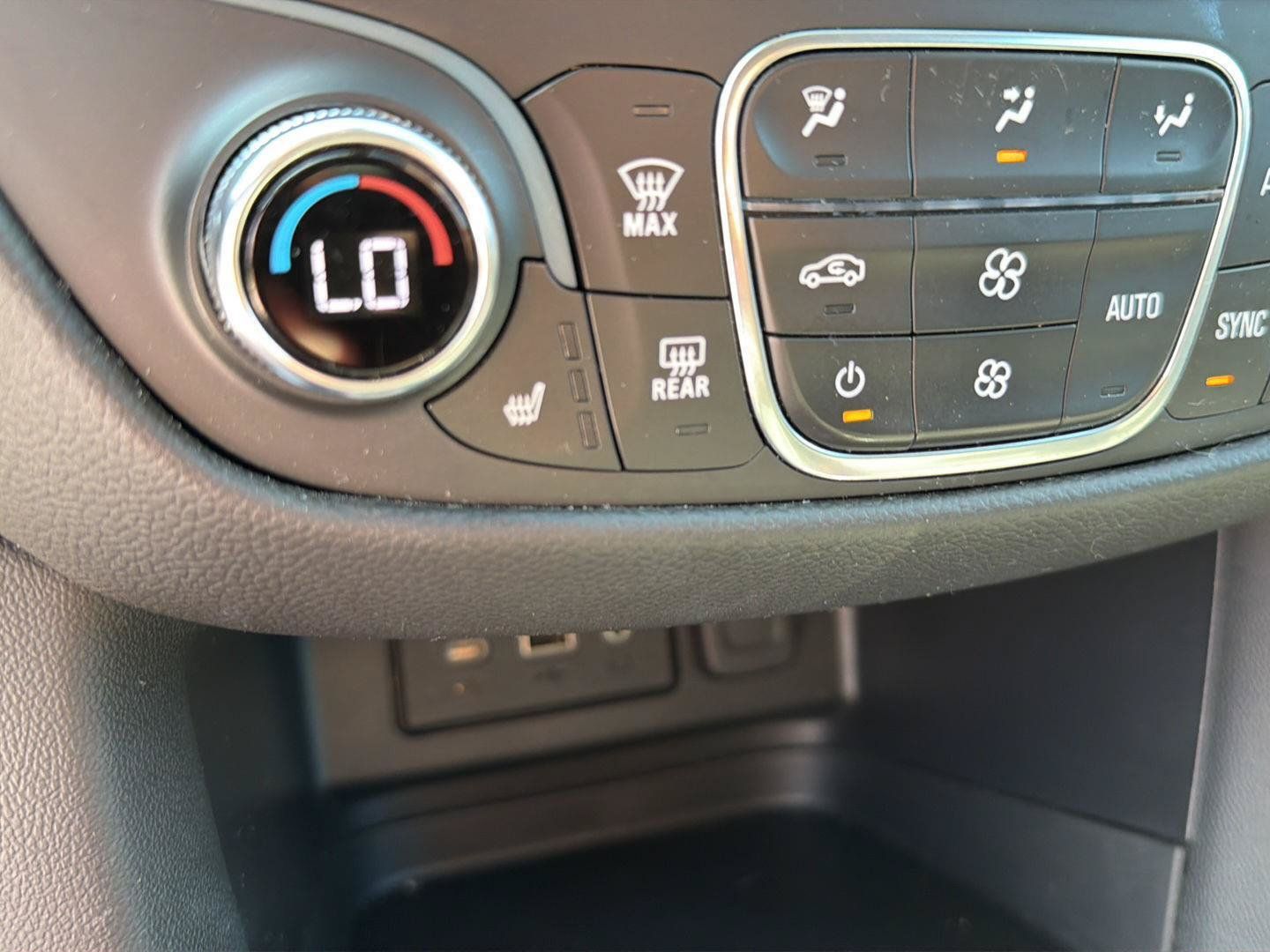 Used 2022 Chevrolet Equinox LT FWD image 26