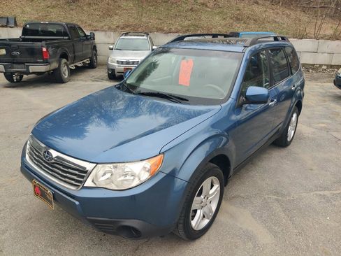 Used 2010 Subaru Forester 2.5X Premium AWD/4WD image 2