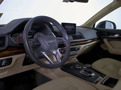 Used 2018 Audi Q5 2.0T Premium Plus w/ Premium Plus Package image 21