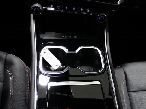 New 2026 Chevrolet Traverse RS image 12