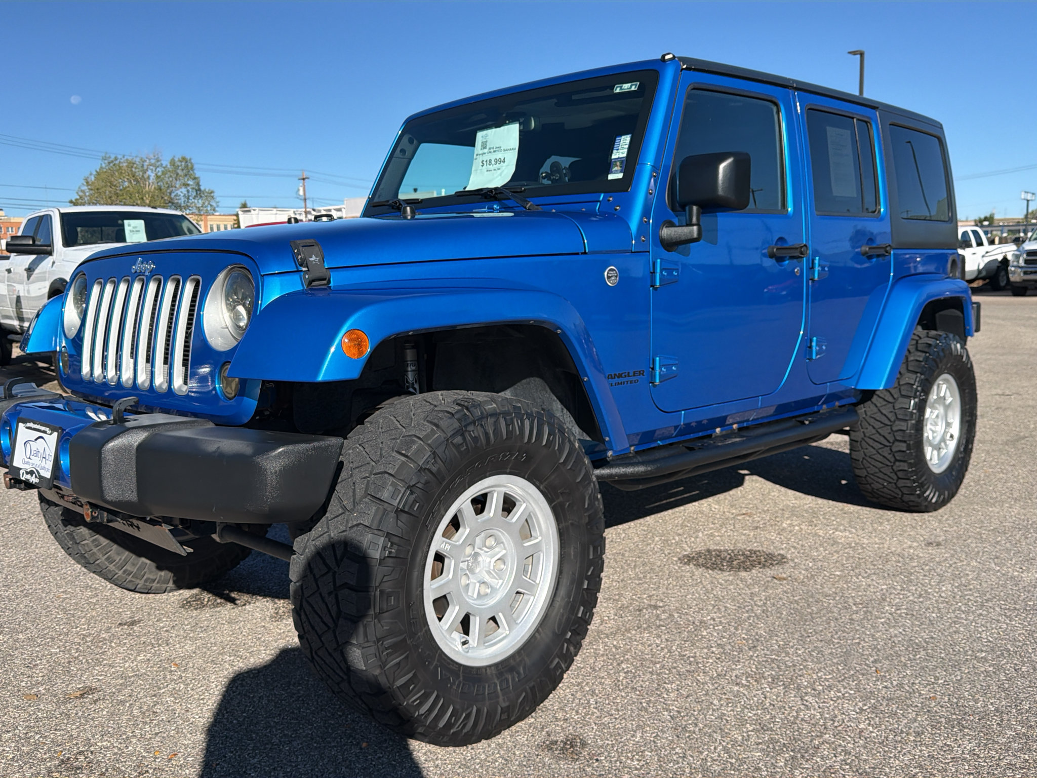 Used 2016 Jeep Wrangler Unlimited Sahara AWD/4WD image 3