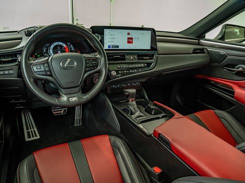 Certified 2024 Lexus ES 350 F Sport w/ Accessory Package (Z2) image 4