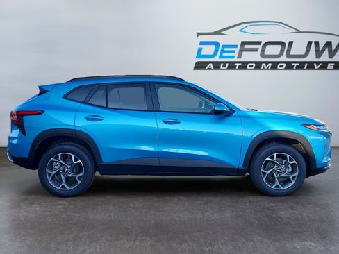 Used 2026 Chevrolet Trax LT w/ Driver Confidence Package FWD image 2